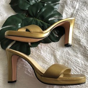 Sexy Gold Heels 👠